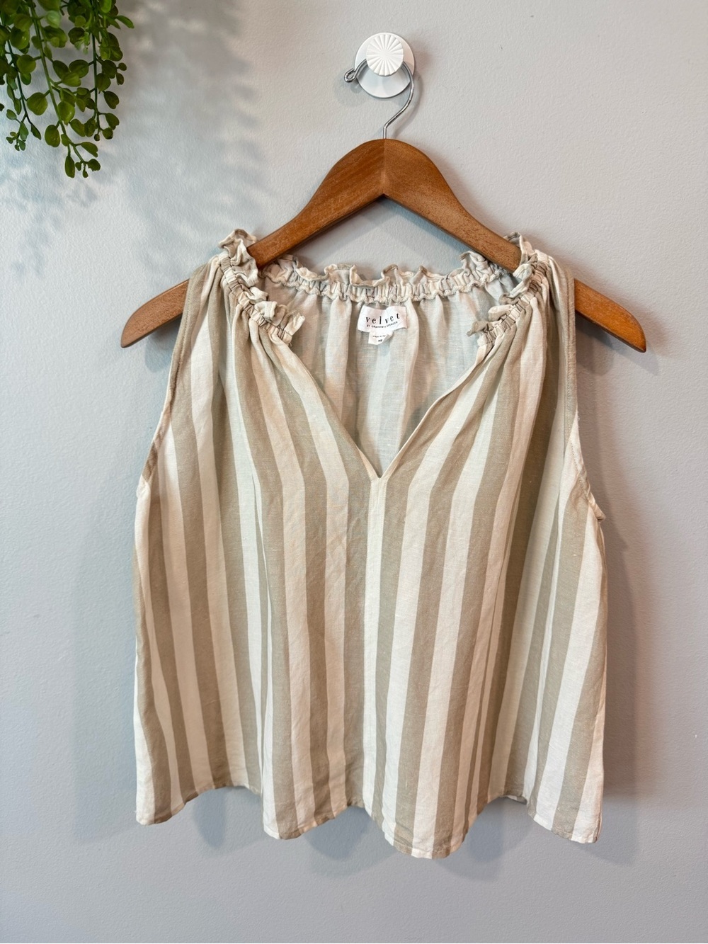Velvet by Graham & Spencer Beige & Cream Striped Sleeveless Tank